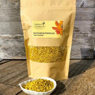 Deutscher Bienenpollen abgefüllt im Beutel, verkaufsfertig und Pollen in Detailansicht